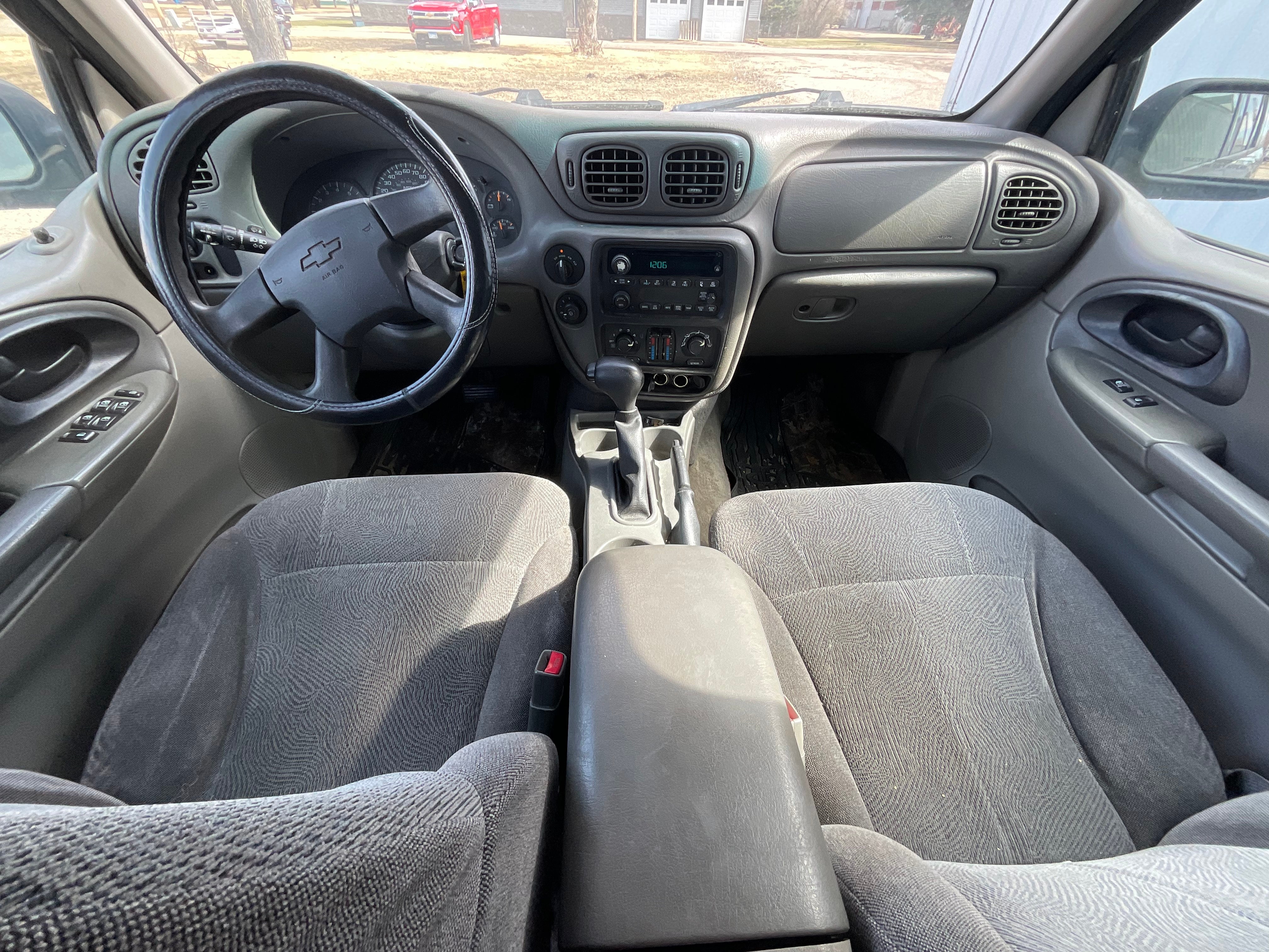 2004 Chevrolet Trailblazer LS