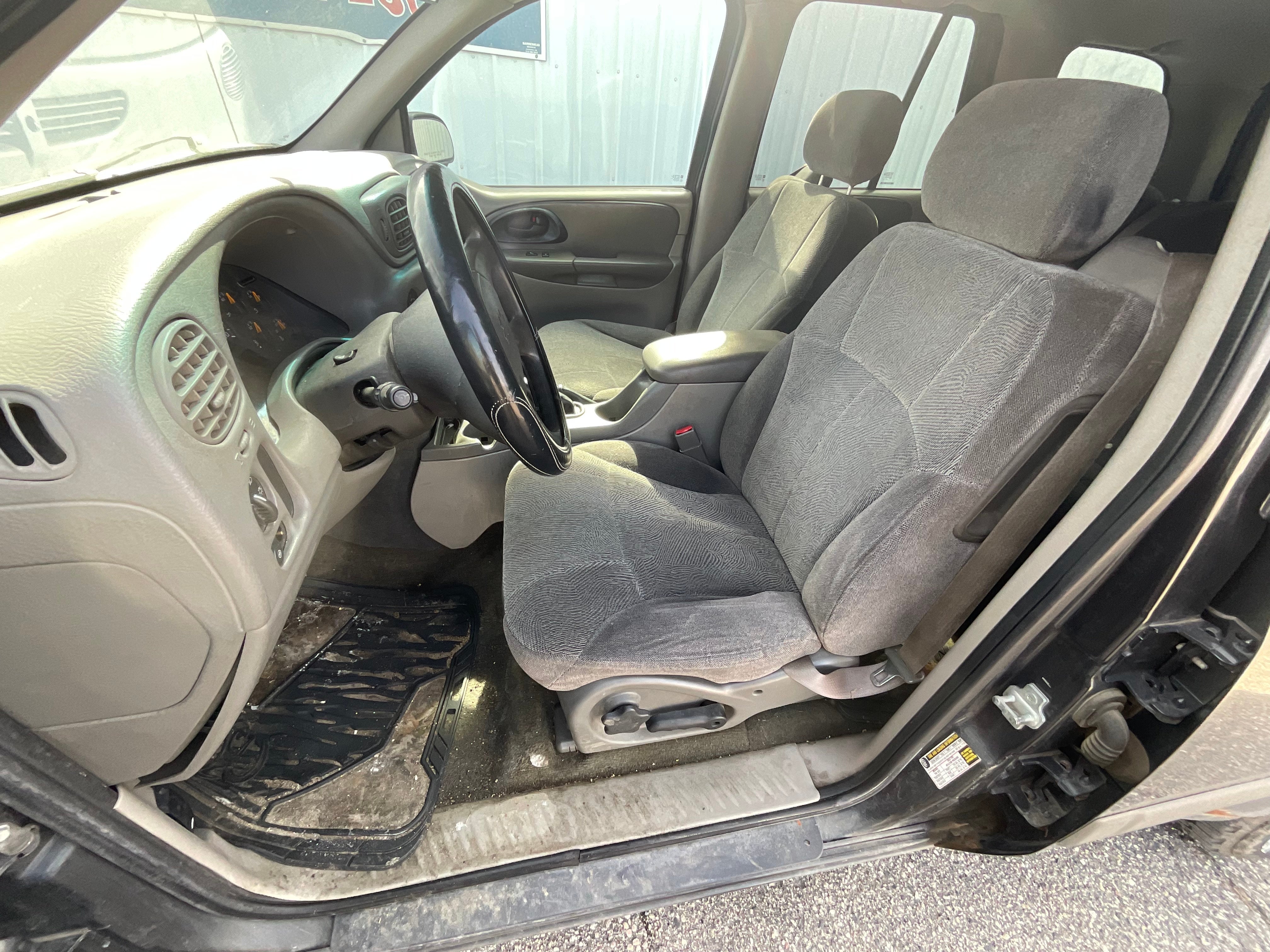 2004 Chevrolet Trailblazer LS