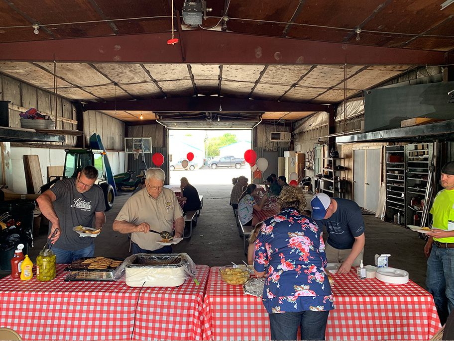 People enjoying their lunch at an event